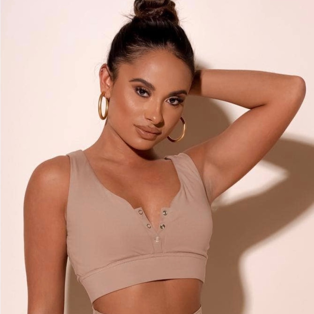 Agent 84 AIRLON KONA CROP TOP size large/XL never worn tags still on